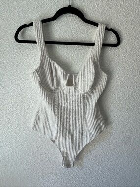 Astr the Label White Textured Ribbed One-Piece Bodysuit